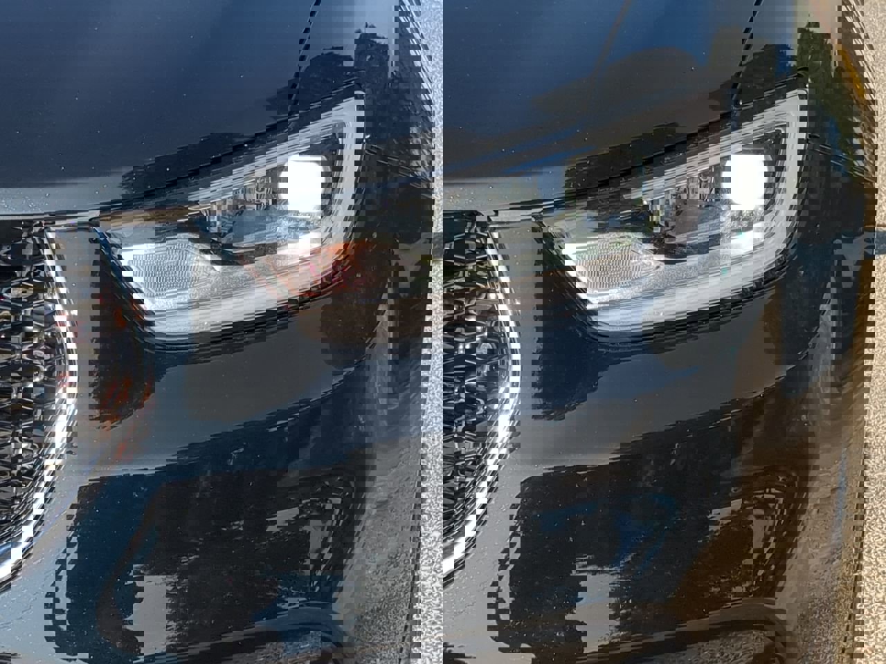 Used 2024 Chrysler Pacifica Limited w/ Trailer Tow Group image 9