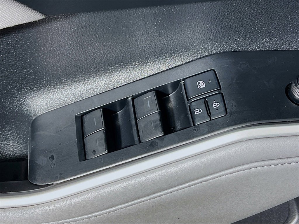 Certified 2022 Toyota Highlander LE image 17