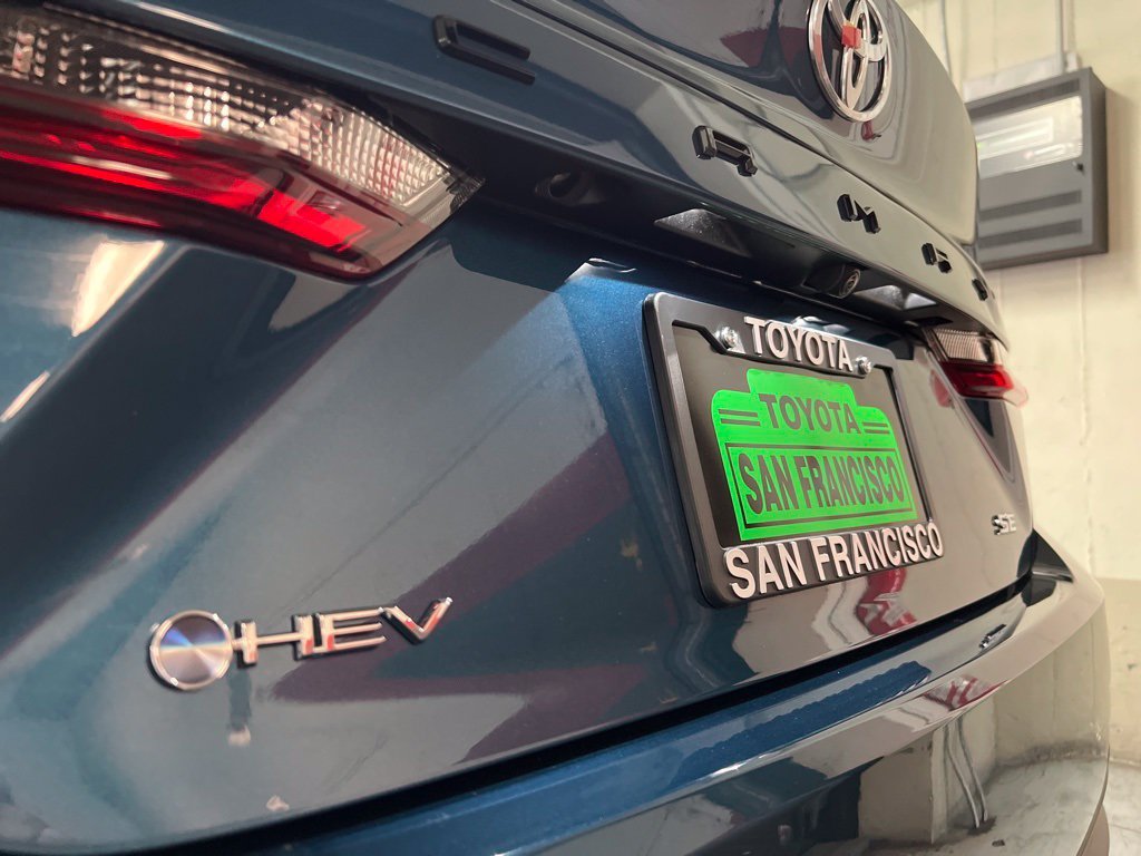 New 2026 Toyota Camry SE FWD image 7
