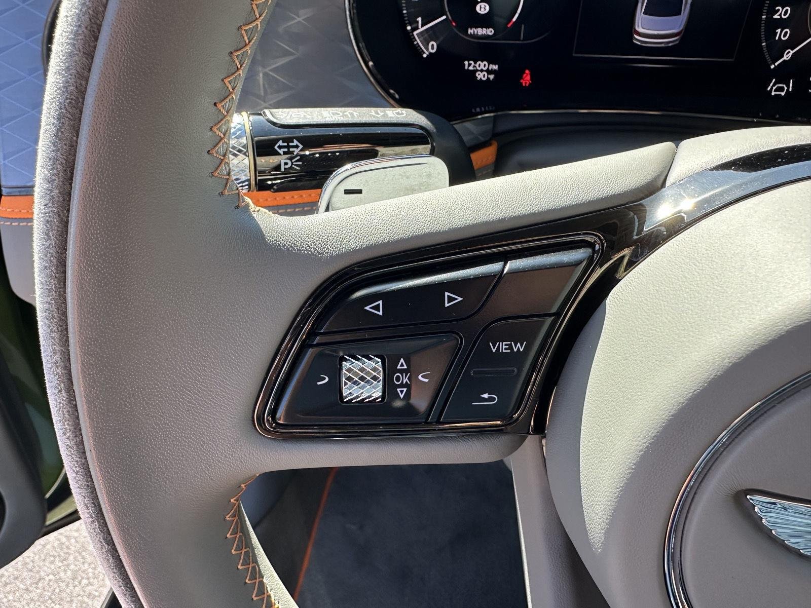 New 2025 Bentley Flying Spur Plug-In Hybrid AWD/4WD image 38