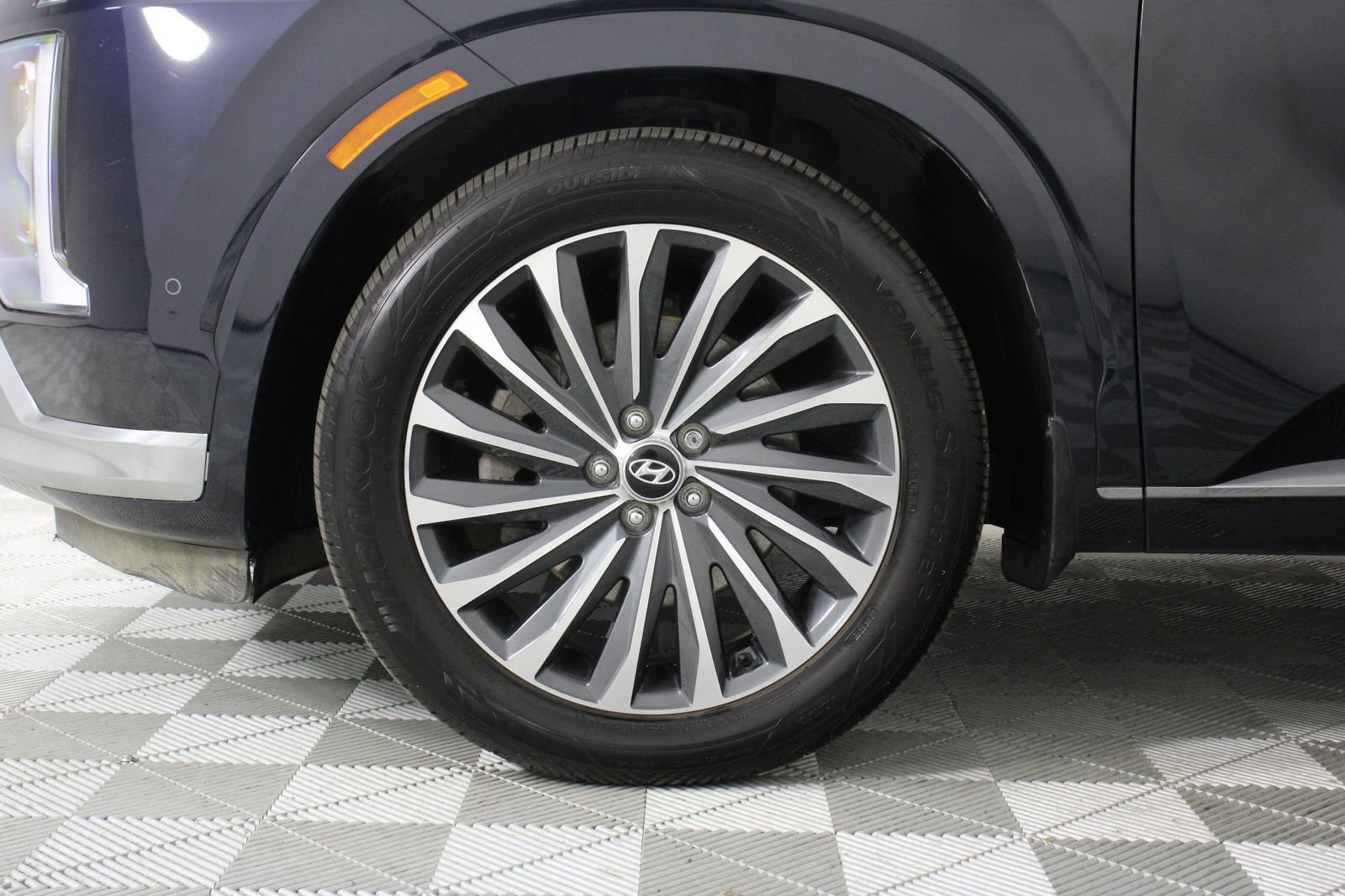 Used 2024 Hyundai Palisade Calligraphy image 27