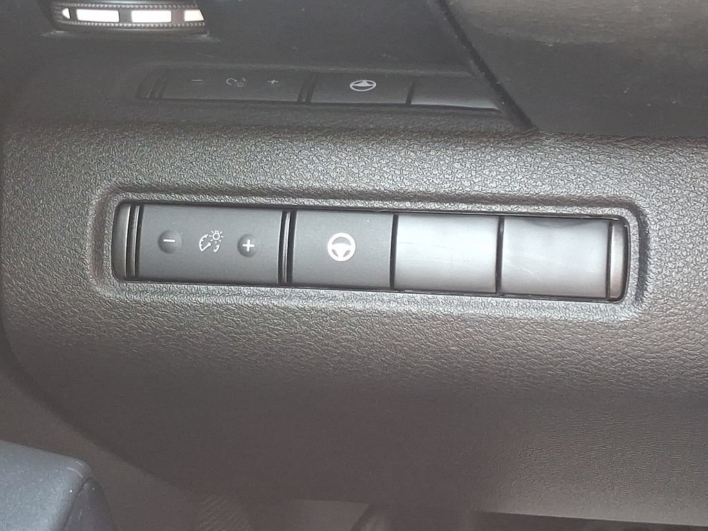 Used 2024 Nissan Pathfinder SV AWD/4WD image 23