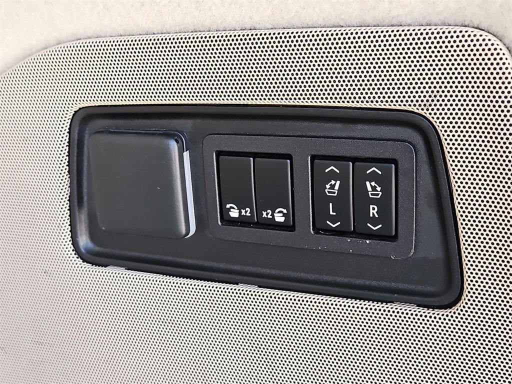 Certified 2023 Cadillac Escalade Premium Luxury w/ Performance Package image 30