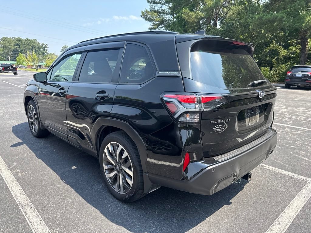 Used 2025 Subaru Forester Touring AWD/4WD image 2