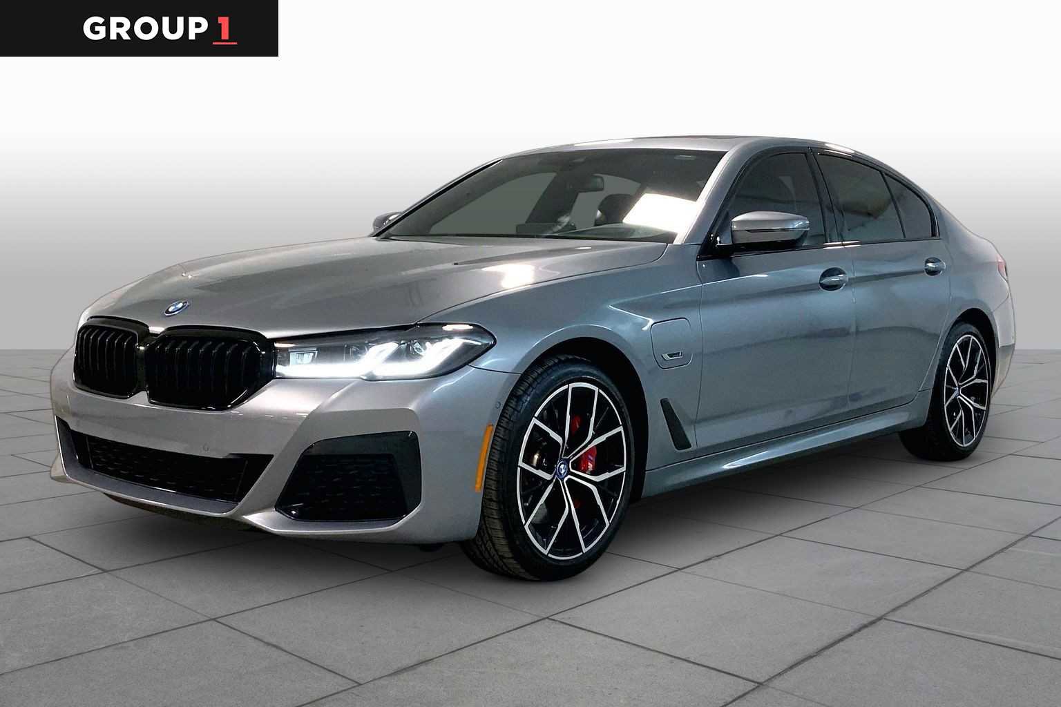 Used 2023 BMW 530e xDrive w/ Premium Package AWD/4WD image 1