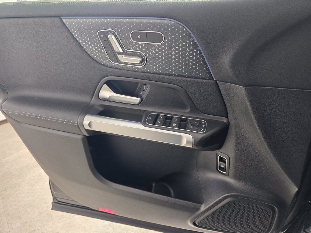 Certified 2025 Mercedes-Benz GLB 250 image 24