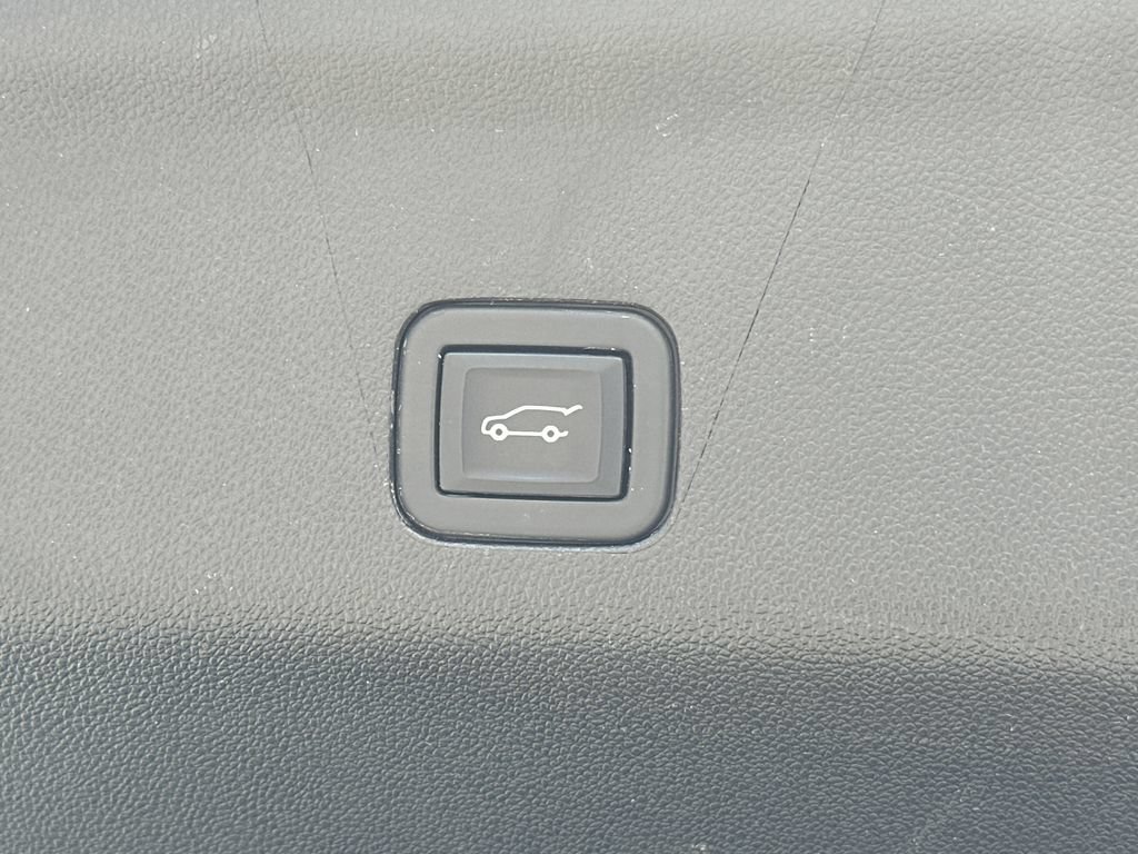 Used 2023 Chevrolet Tahoe High Country AWD/4WD image 8