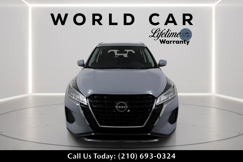 Used 2024 Nissan Kicks SV FWD image 2