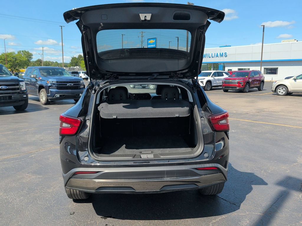 Used 2024 Chevrolet Trax ACTIV w/ Sunroof Package FWD image 22