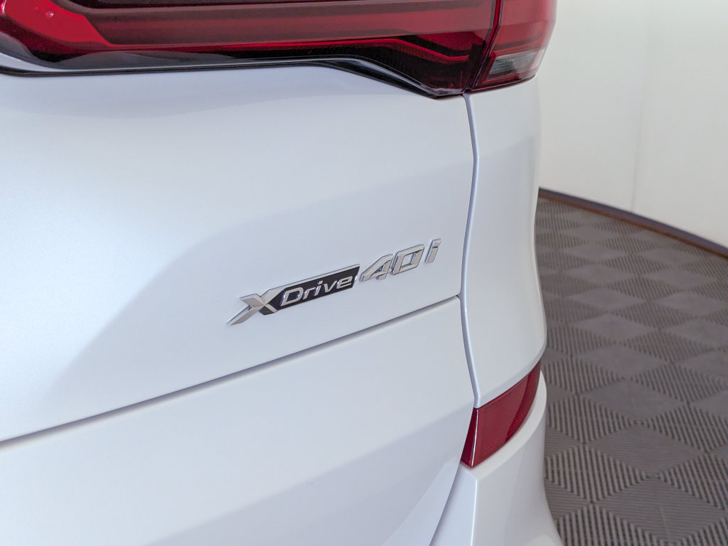 Used 2020 BMW X5 xDrive40i w/ M Sport Package AWD/4WD image 12