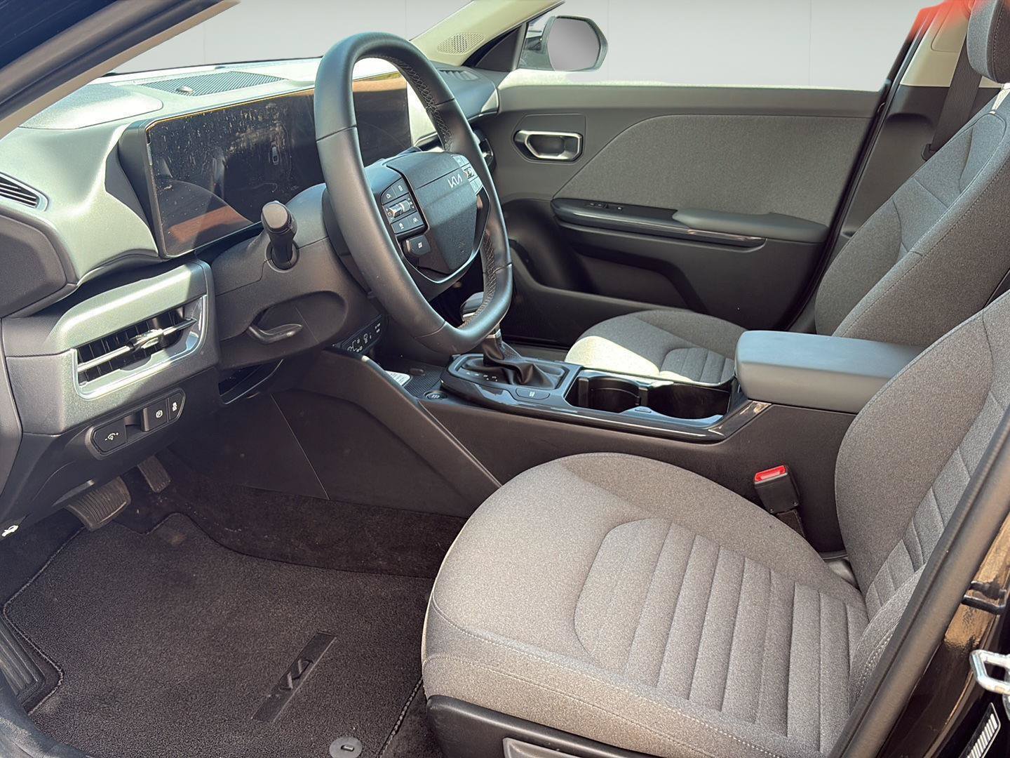 Used 2025 Kia K4 EX FWD image 5