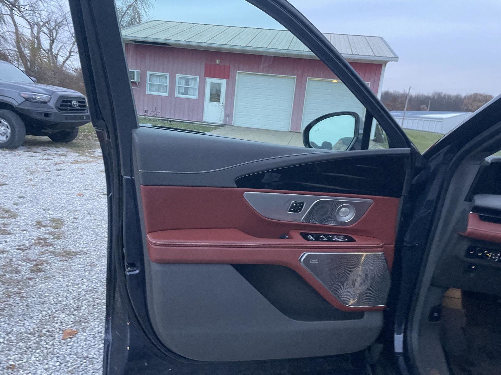 Used 2024 Lincoln Nautilus Black Label image 12