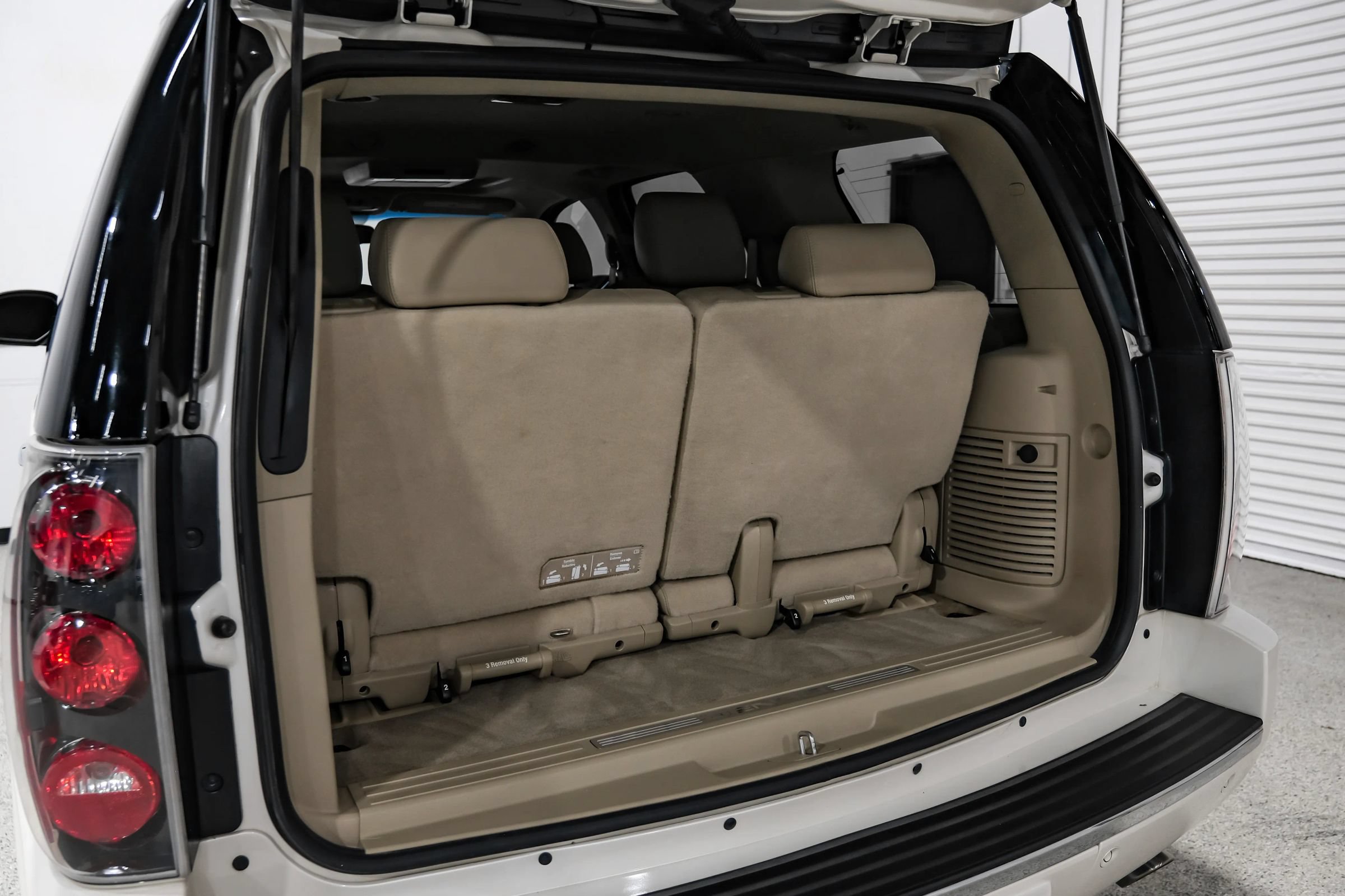 Used 2014 GMC Yukon Denali RWD image 65