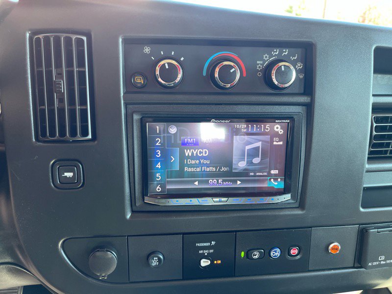 Used 2019 GMC Savana 2500 w/ Enhanced Convenience Package image 27