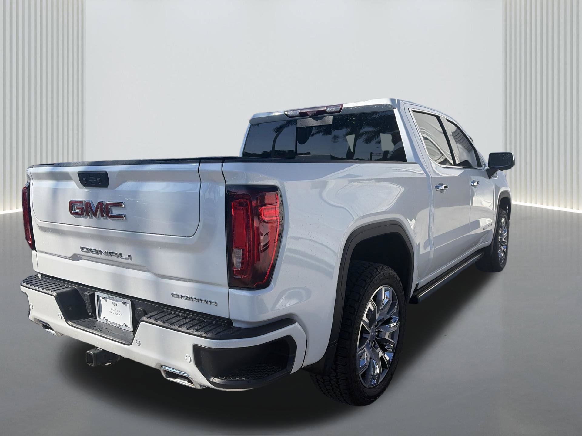 Used 2023 GMC Sierra 1500 Denali w/ Denali Reserve Package AWD/4WD image 5