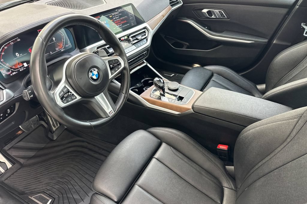 Used 2021 BMW 330i Sedan w/ M Sport Package RWD image 9