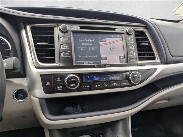 Used 2019 Toyota Highlander XLE image 11