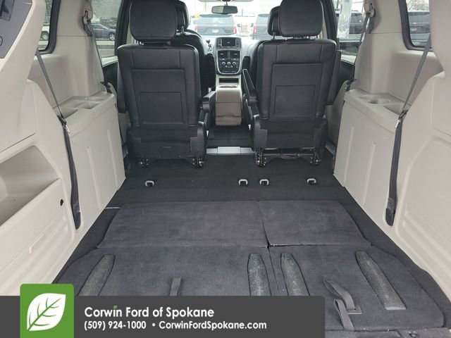 Used 2018 Dodge Grand Caravan SXT image 18