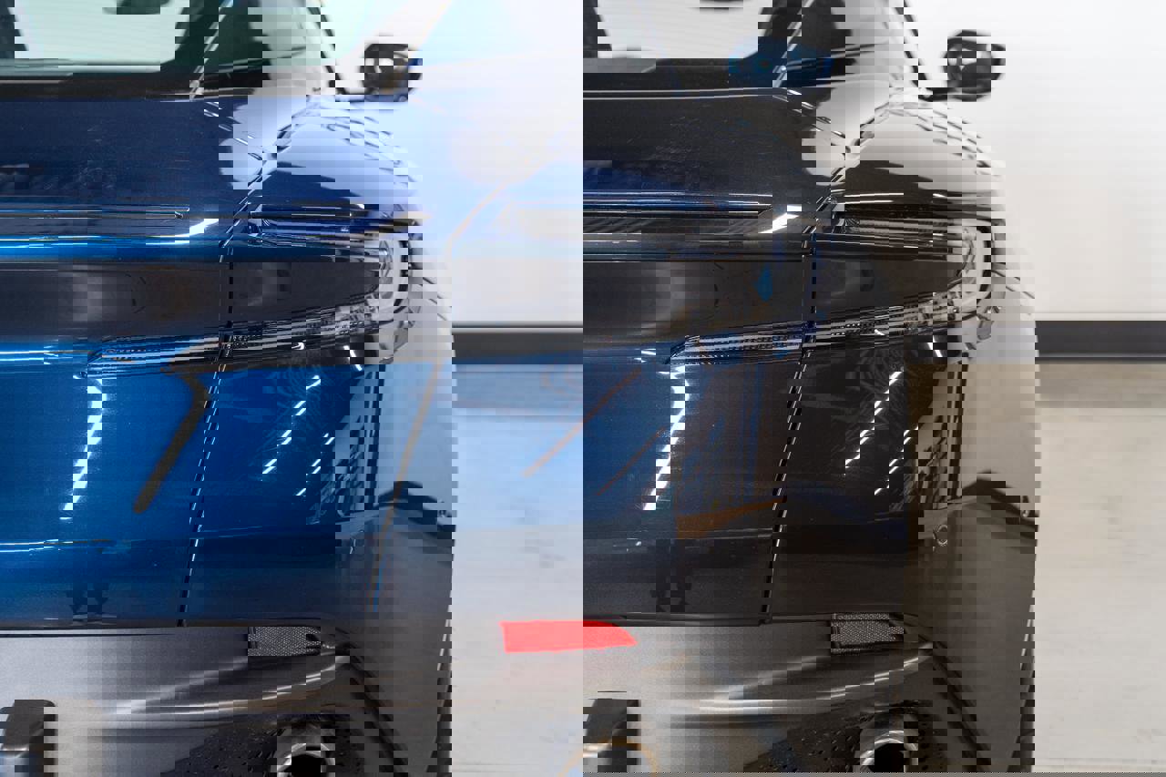 Used 2018 Aston Martin DB11 V12 image 18