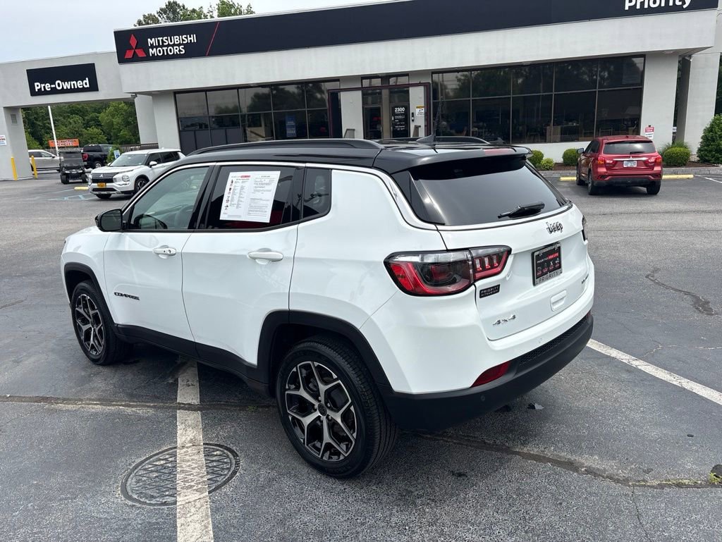 Used 2025 Jeep Compass Limited AWD/4WD image 5