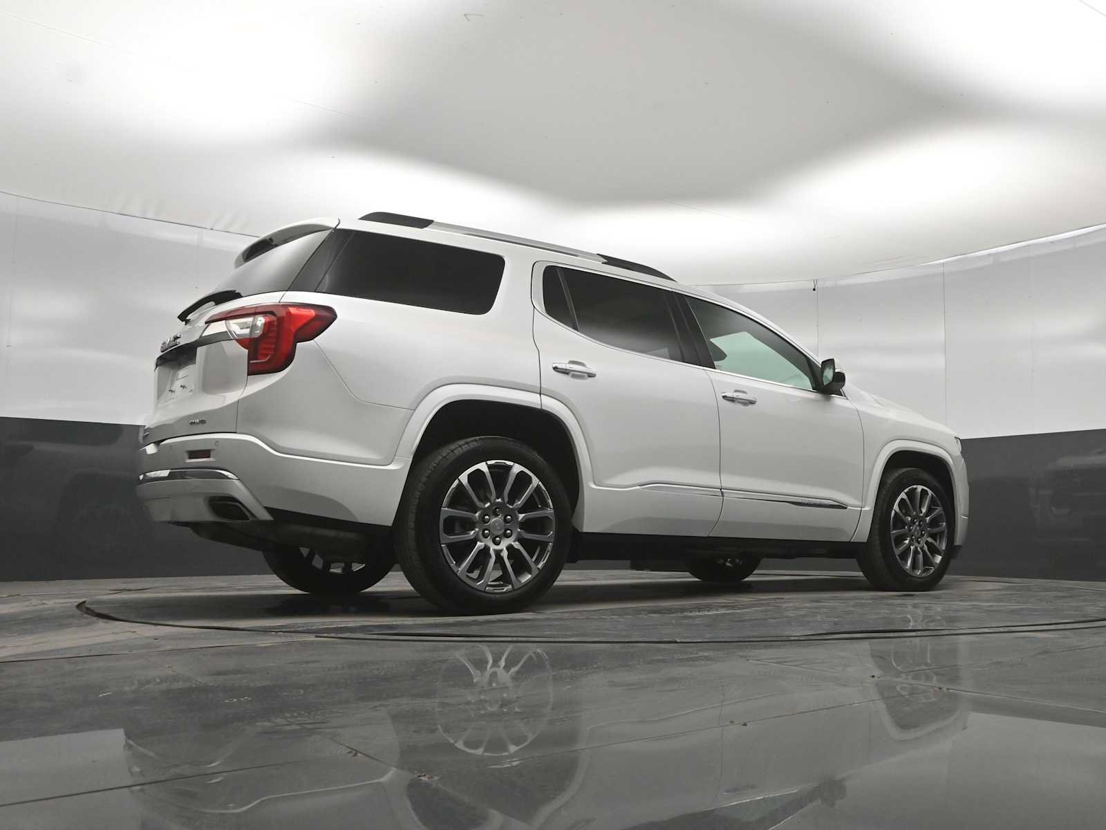 Used 2022 GMC Acadia Denali w/ Denali Ultimate Package AWD/4WD image 37