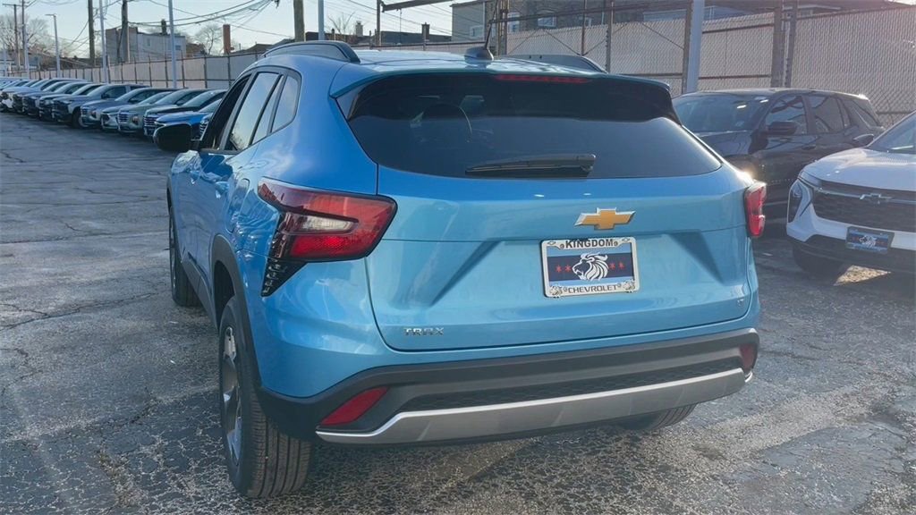New 2025 Chevrolet Trax LT image 4
