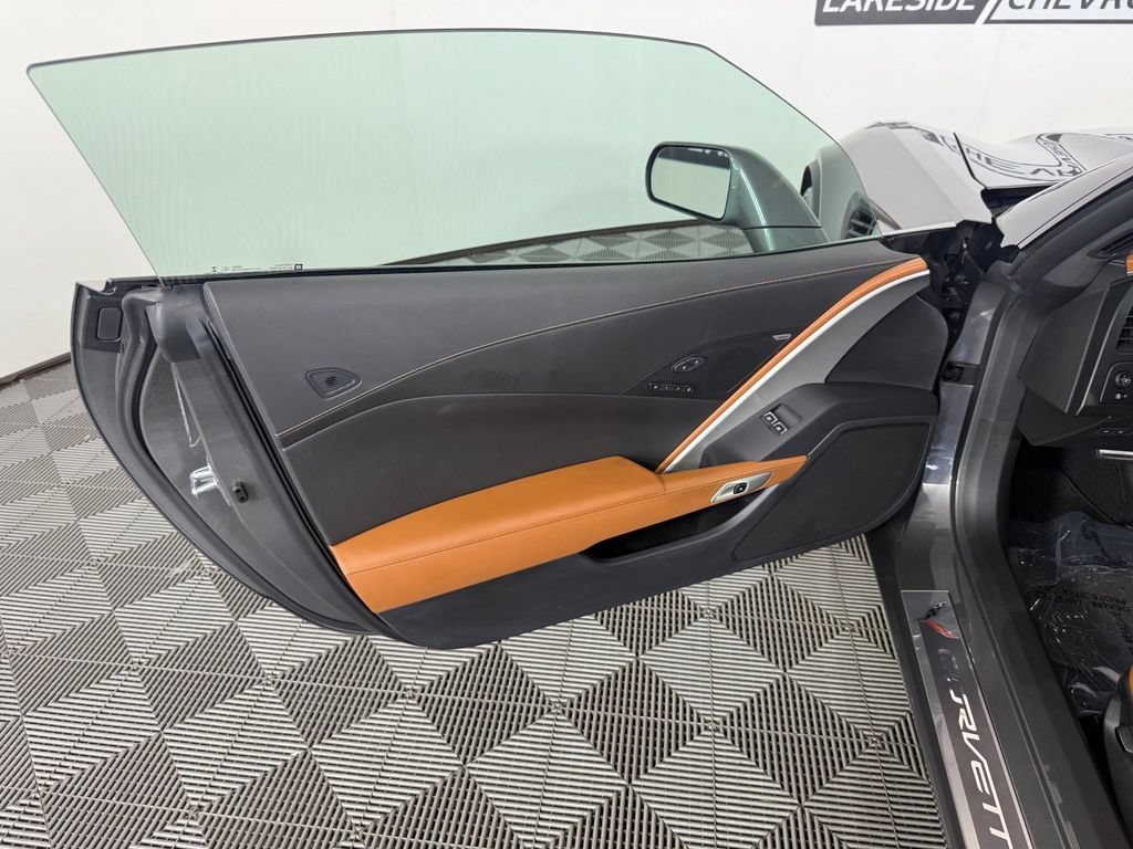 Used 2015 Chevrolet Corvette Z06 w/ 3LZ Preferred Equipment Group RWD image 19