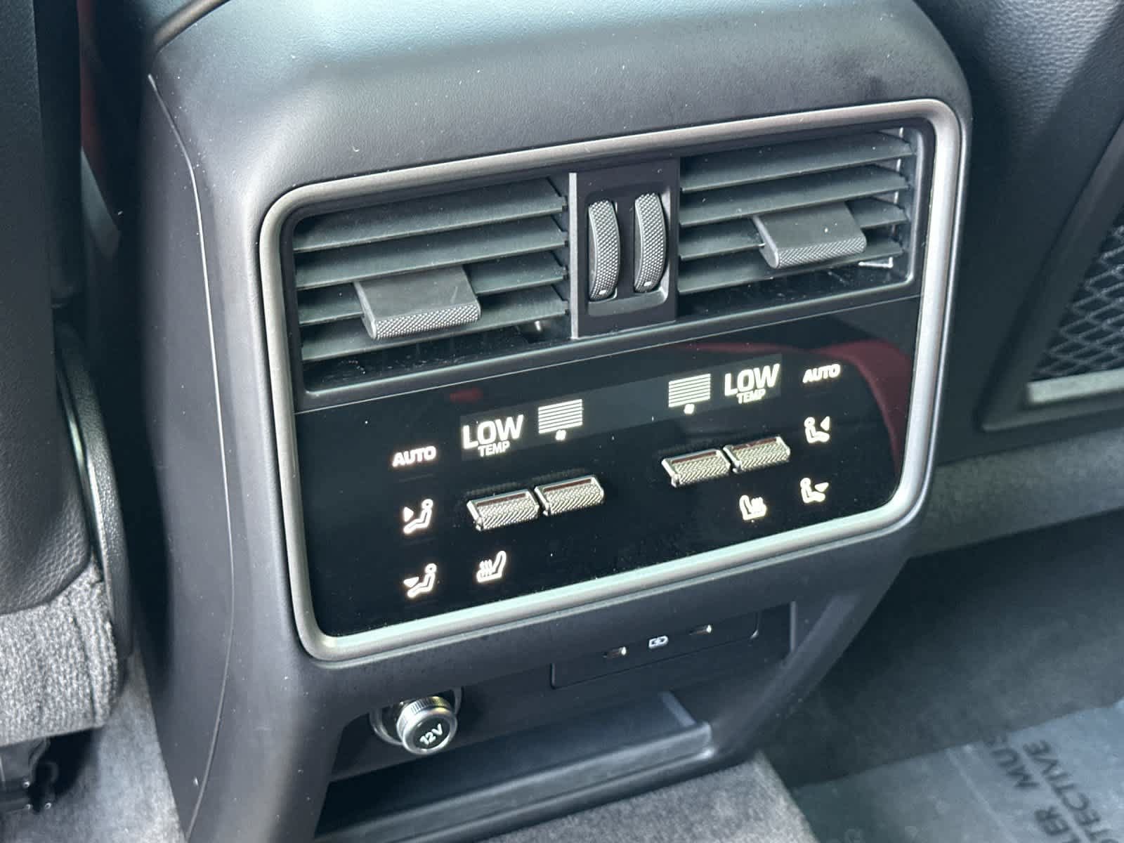 Certified 2025 Porsche Cayenne Turbo AWD/4WD image 14