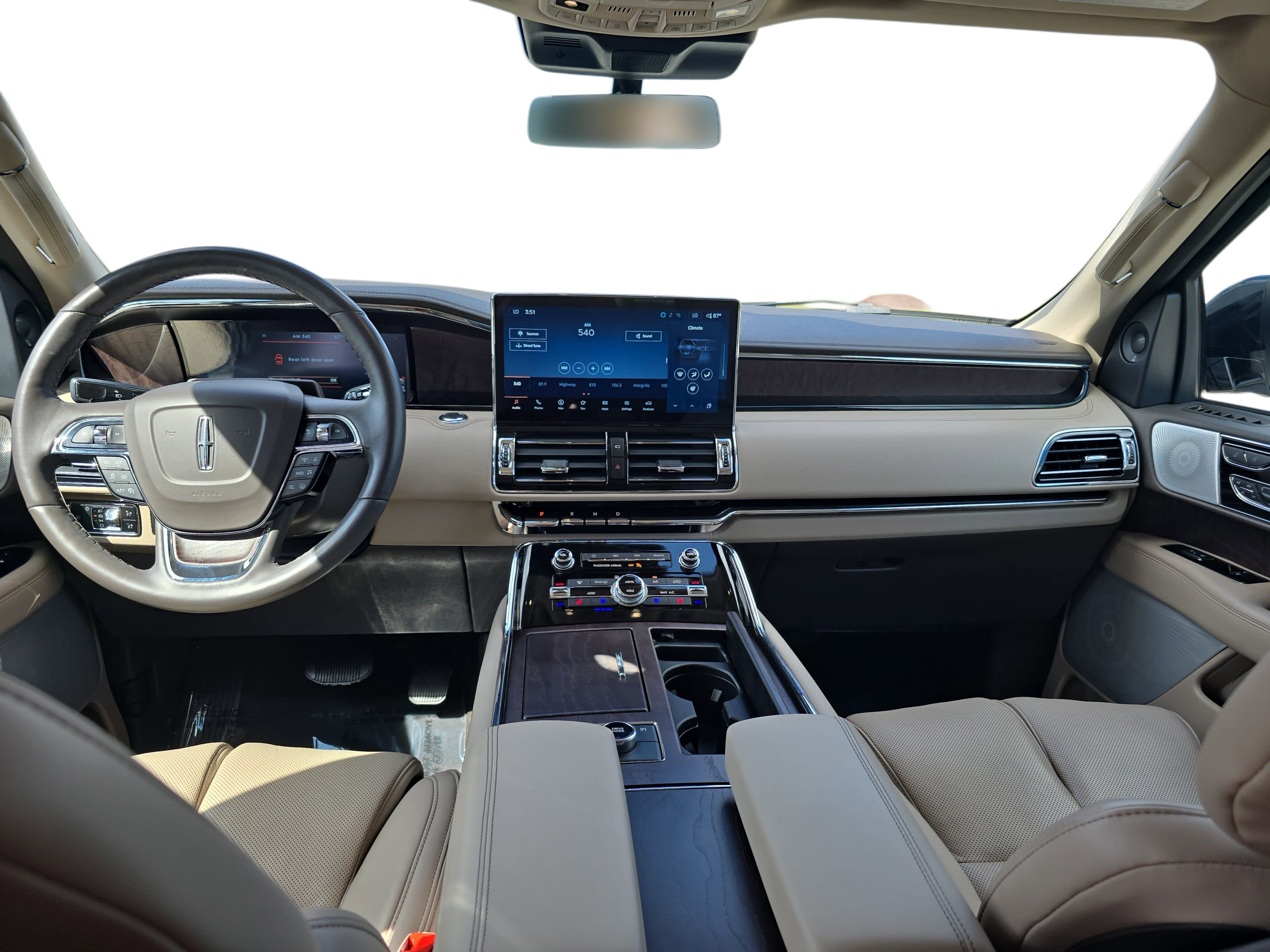 Certified 2024 Lincoln Navigator L Reserve AWD/4WD image 9