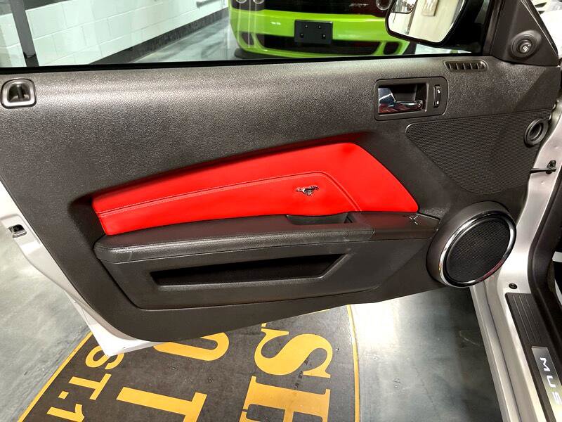 Used 2013 Ford Mustang GT Premium image 25