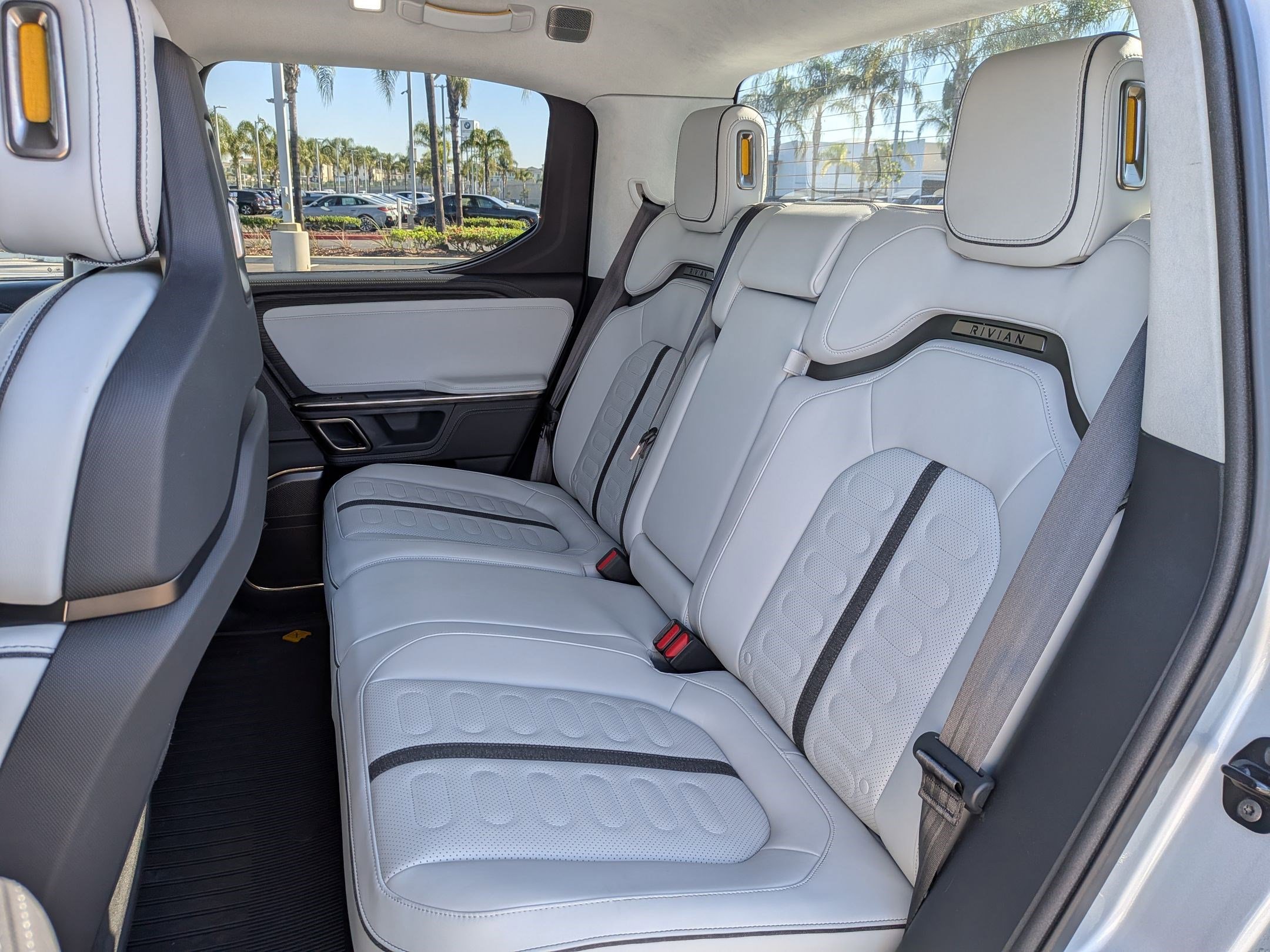 Used 2024 Rivian R1T Adventure image 30