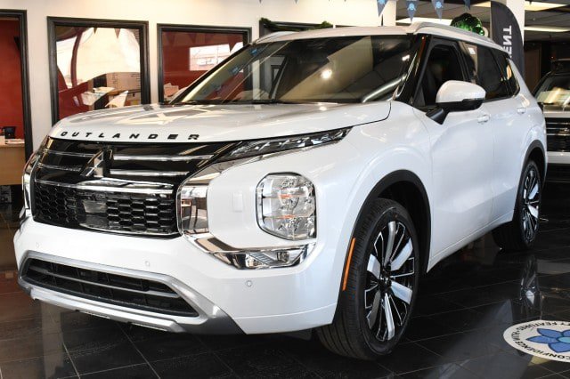New 2026 Mitsubishi Outlander SEL AWD/4WD image 1