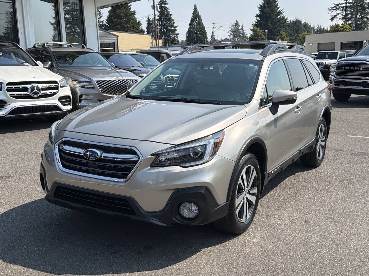 Used 2018 Subaru Outback 2.5i Limited AWD/4WD image 1