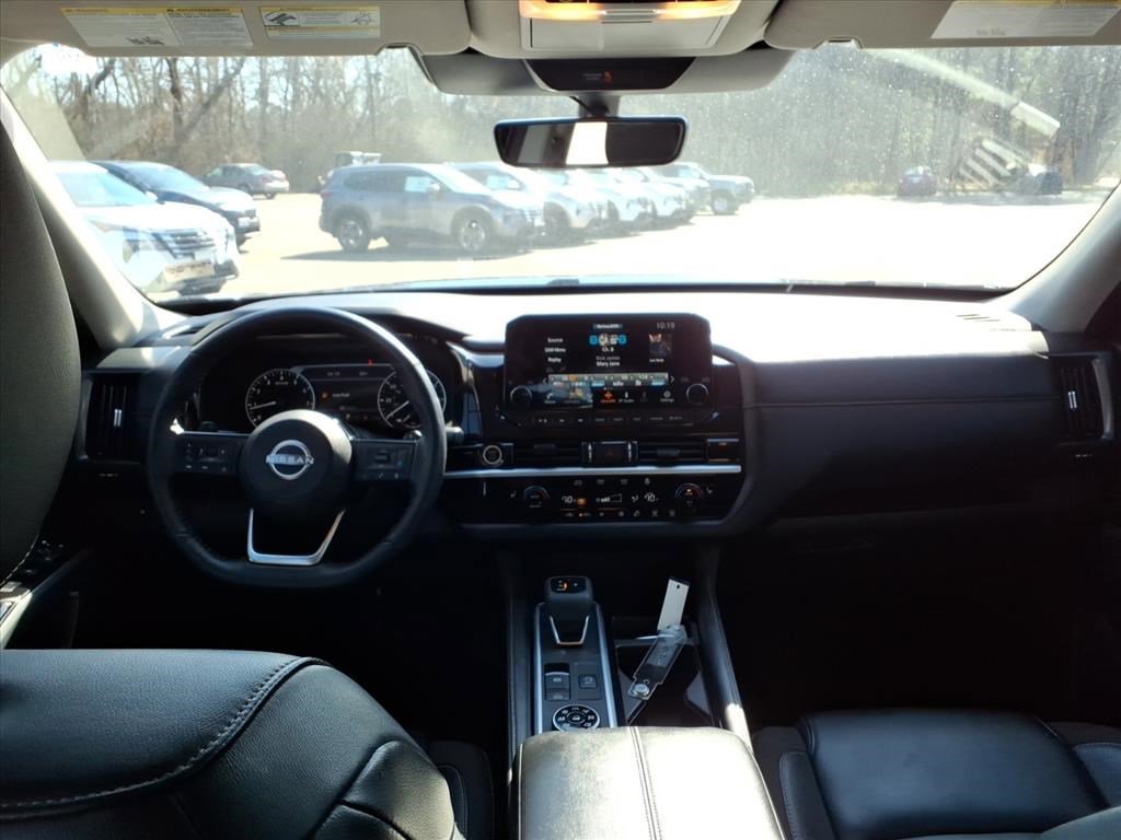 Used 2024 Nissan Pathfinder SL w/ Cargo Package image 33