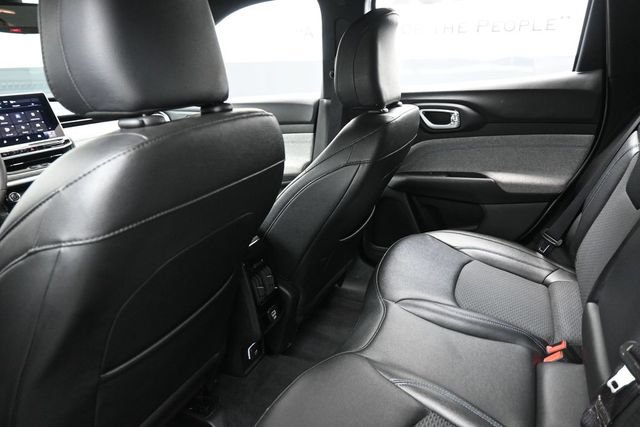 Used 2024 Jeep Compass Latitude AWD/4WD image 24