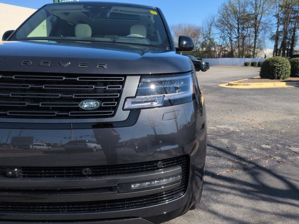 New 2026 Land Rover Range Rover Long Wheelbase SE AWD/4WD image 24
