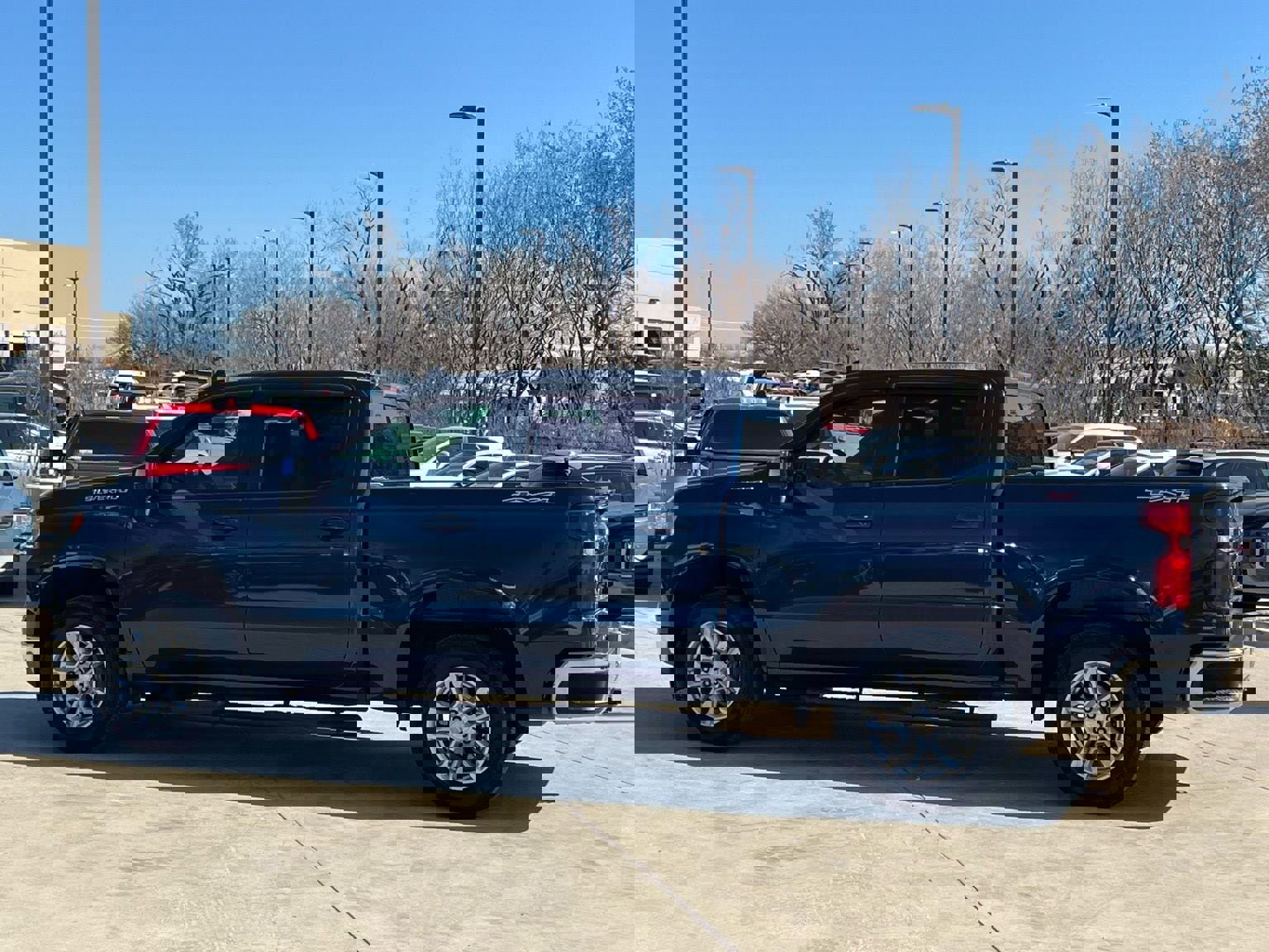 Used 2022 Chevrolet Silverado 1500 LT image 6