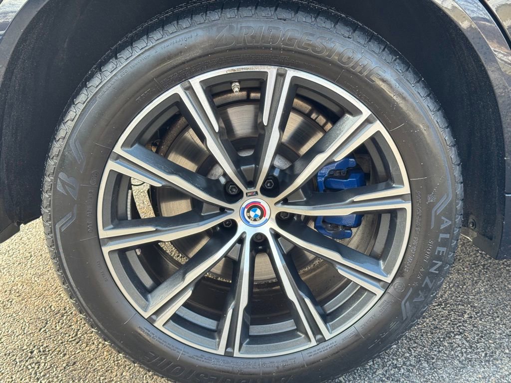 Used 2023 BMW X5 M50i w/ Executive Package image 9