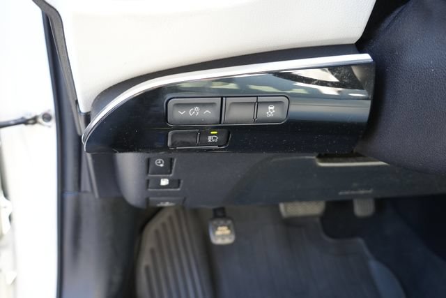 Used 2020 Toyota Prius Prime XLE FWD image 22