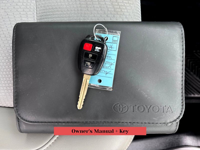 Used 2017 Toyota Camry SE image 31