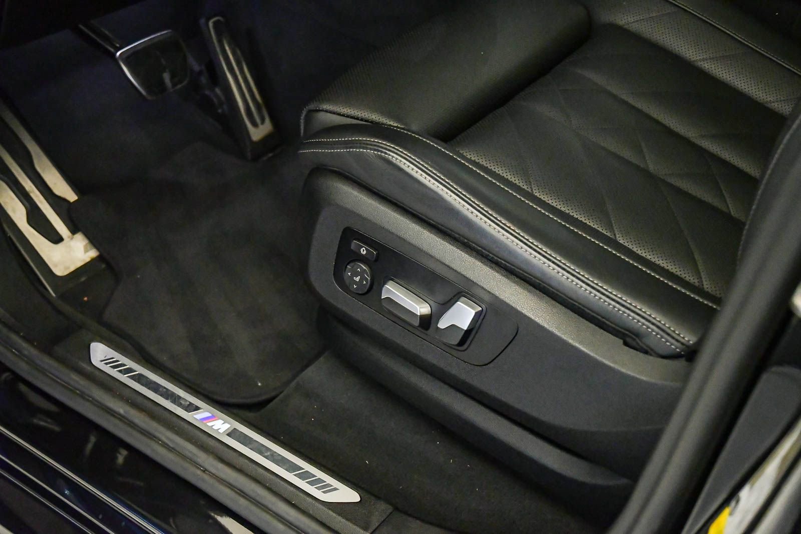 Used 2023 BMW X5 sDrive40i w/ M Sport Package image 22