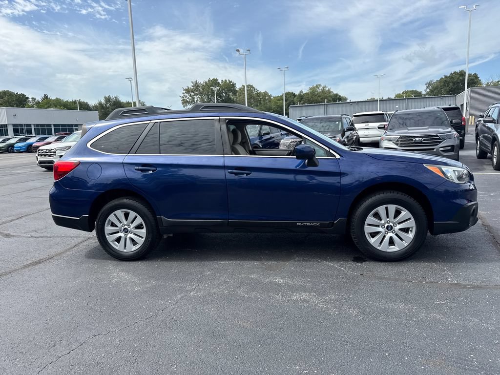 Used 2017 Subaru Outback 2.5i Premium AWD/4WD image 6