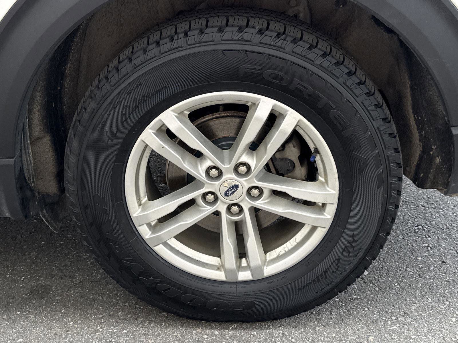 Used 2020 Ford Explorer XLT w/ Equipment Group 202A image 10