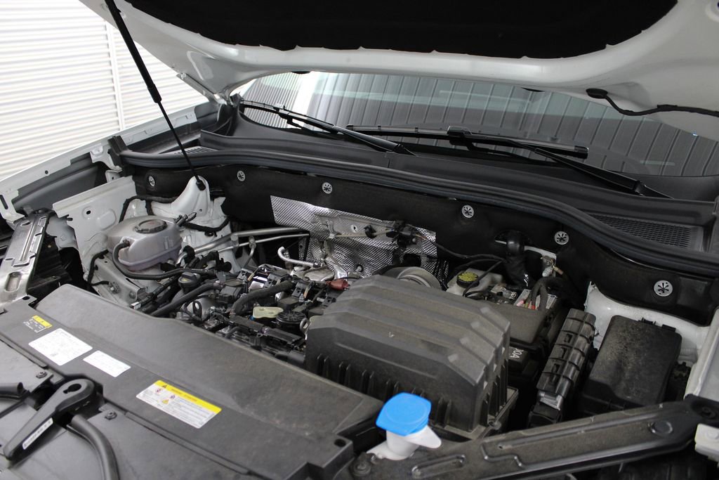 Used 2024 Volkswagen Atlas SE w/ Black Wheel Package FWD image 43