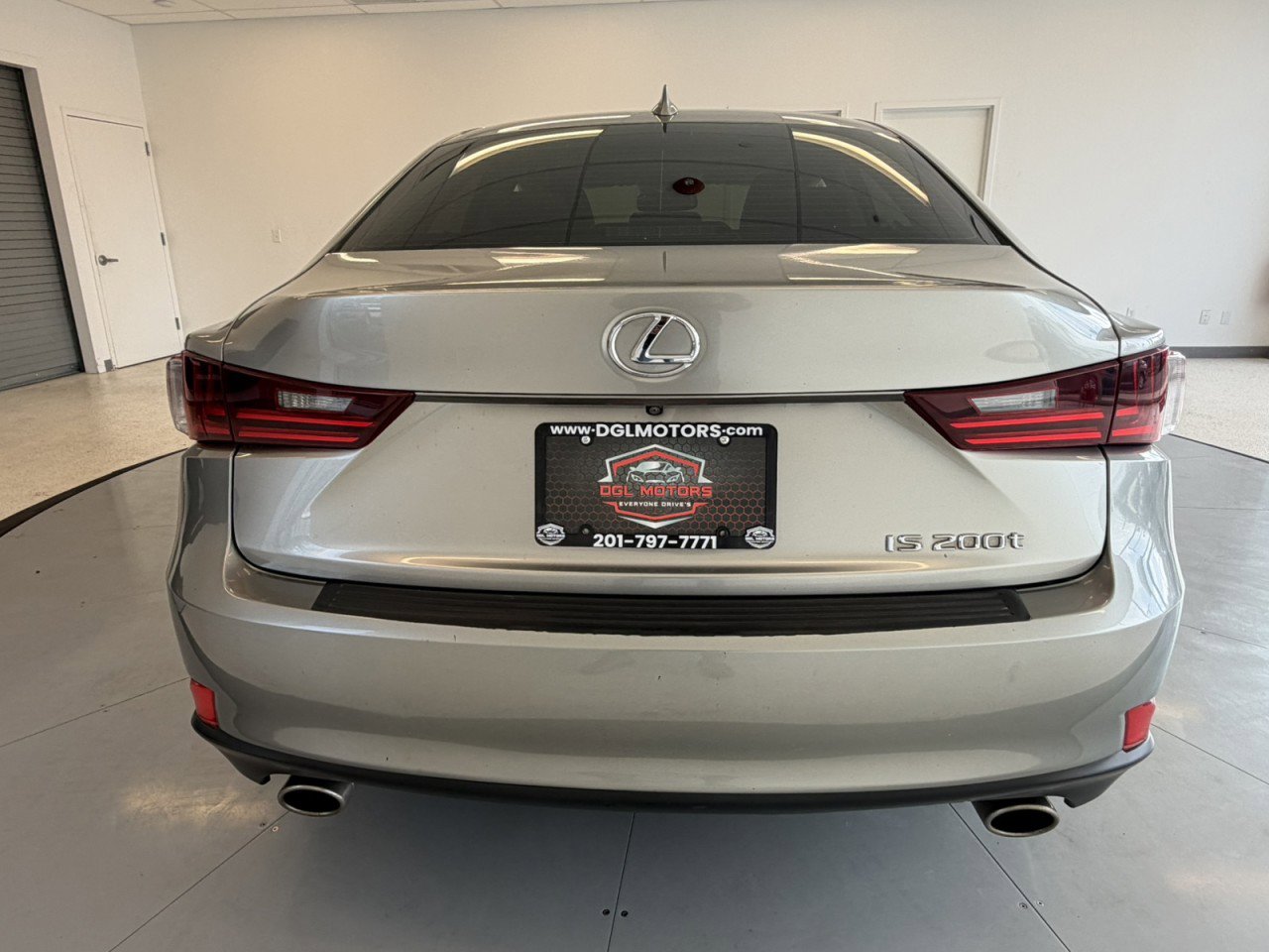 Used 2016 Lexus IS 200t RWD image 5