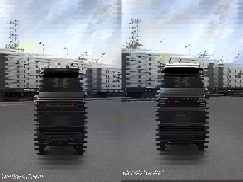 New 2025 Lincoln Navigator Reserve image 5