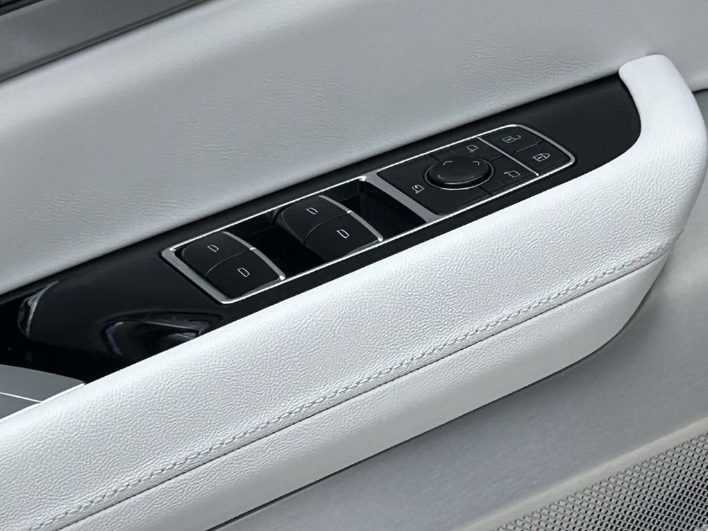 New 2027 Cadillac Vistiq Sport AWD/4WD image 16