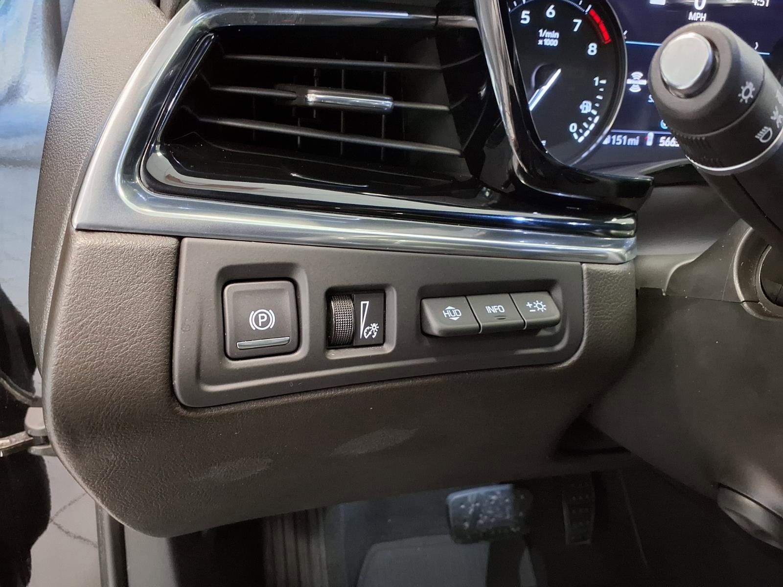 Used 2020 Cadillac XT6 Premium Luxury w/ Platinum Package FWD image 25