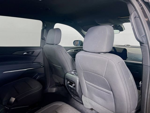 Used 2025 Chevrolet Traverse LT AWD/4WD image 9