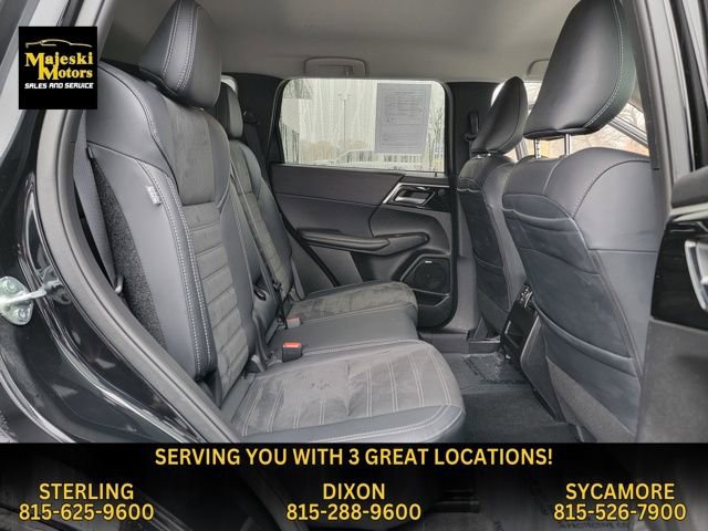 Used 2025 Mitsubishi Outlander SE image 33